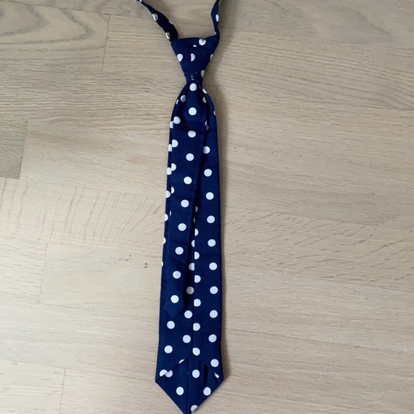 Navy polka dot kid’s tie - Picture 6 of 6